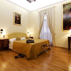 Camera con letto king size in edificio annesso